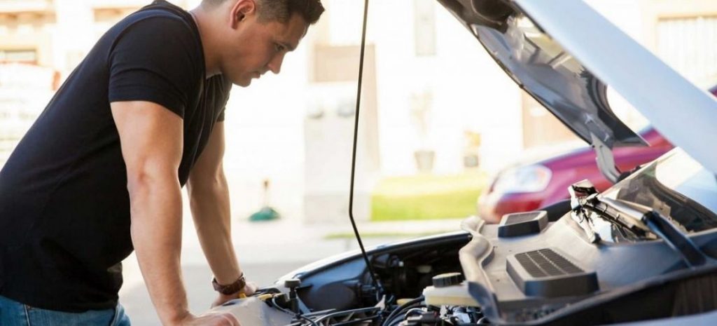 Las cosas que debes revisar en tu coche antes del viaje de vuelta de vacaciones 25 Motor16 Casquillo de biela