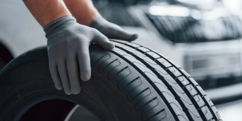 ¿Cada cuánto reemplazar los neumáticos del coche?