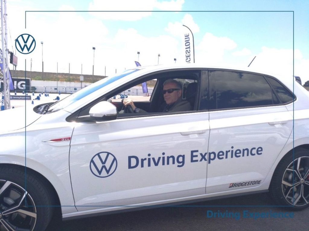 Un día con Volkswagen en su escuela Driving Experience 6 Motor16 overlay photo Motor16
