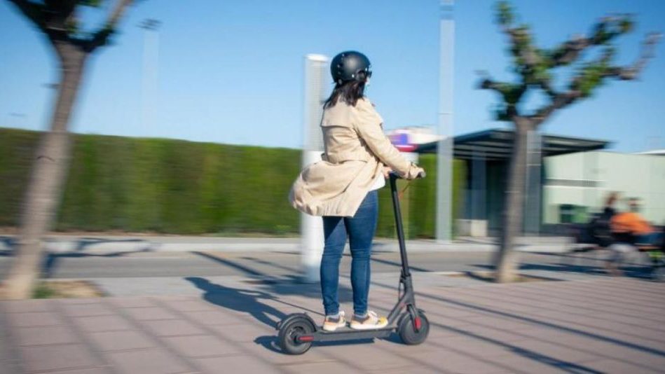 La única forma legal para llevar tu patinete eléctrico en el transporte público 66 Motor16 ¿Cuántas personas conducen patinete en el país?