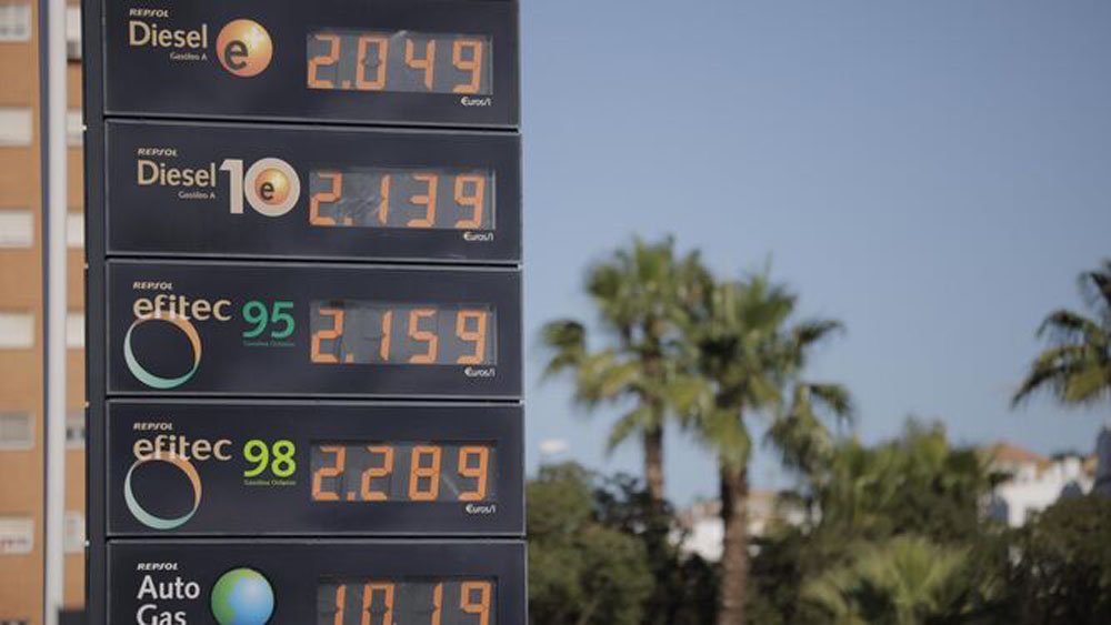 cartel precios gasolina. euros.