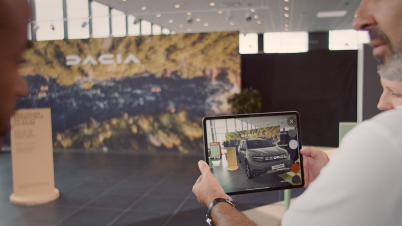 Entra en todos los coches de Dacia desde tu móvil 2 Motor16 realidad aumentada dacia1 Motor16