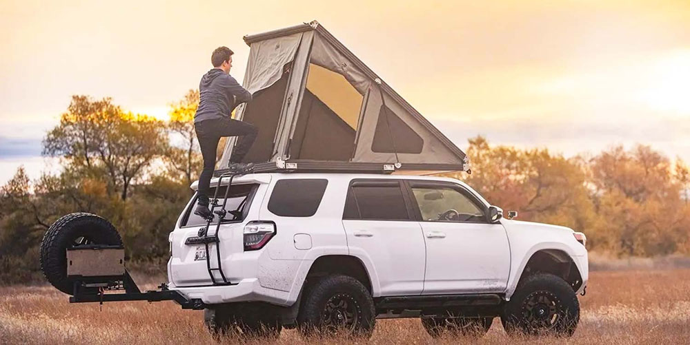 vehículo camper. cama techo.