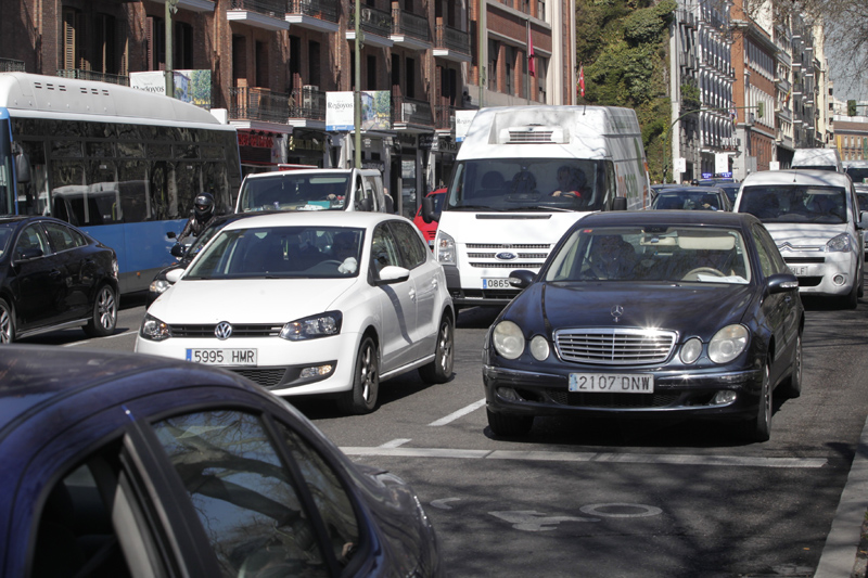 trafico coches atascos Motor16