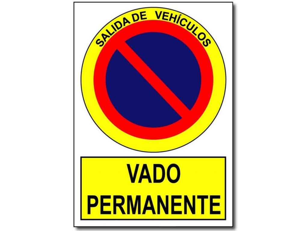 Si aparcas en tu vado, esta es la multa que te ponen 130 Motor16 señal R-308 vado permanente