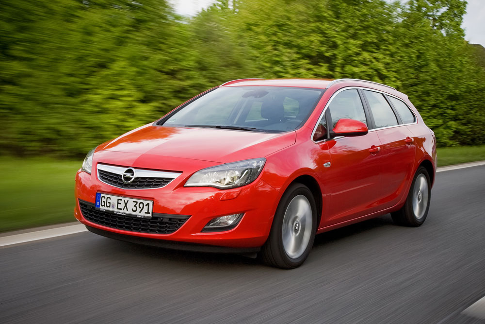 10 opel astra j sports tourer 514710 62cd2092e0a56 62cd3e0deb3f3 1 Motor16