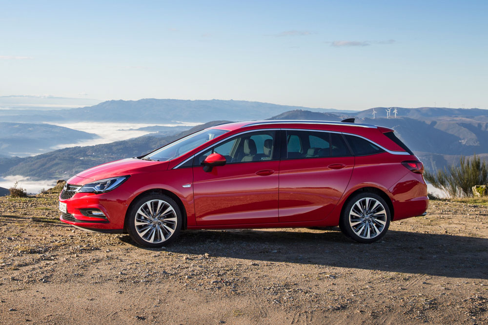 Opel Astra Sports Tourer 2016.