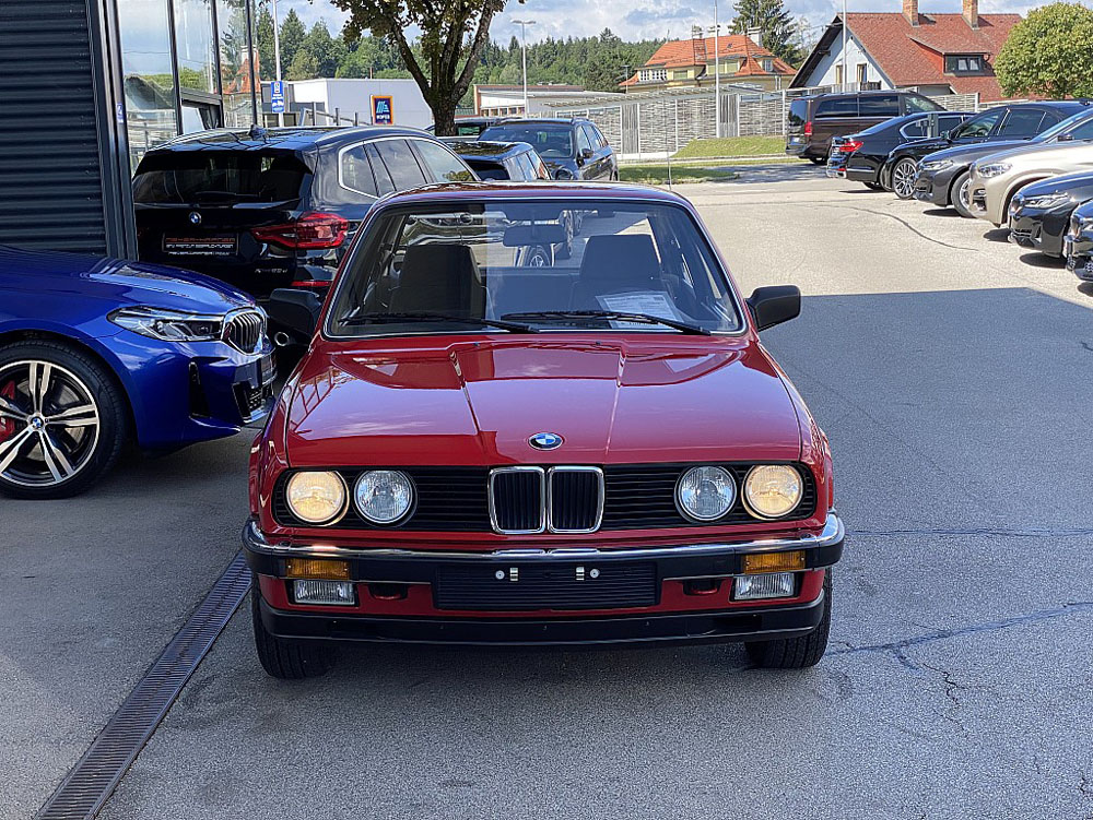1985 BMW E30 323i 11 Motor16