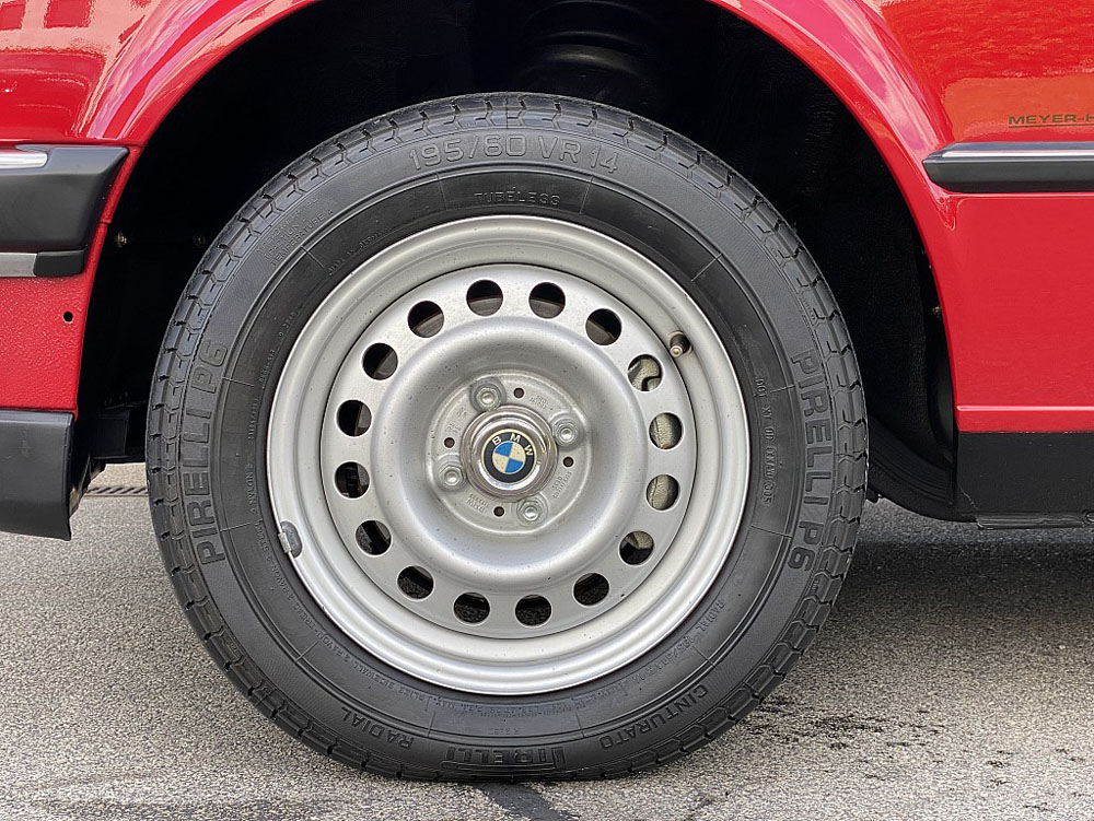 1985 BMW E30 323i 17 Motor16