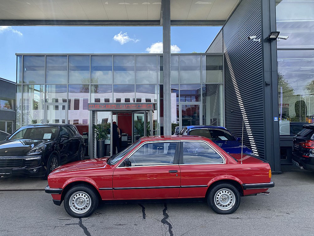 1985 BMW E30 323i 19 Motor16