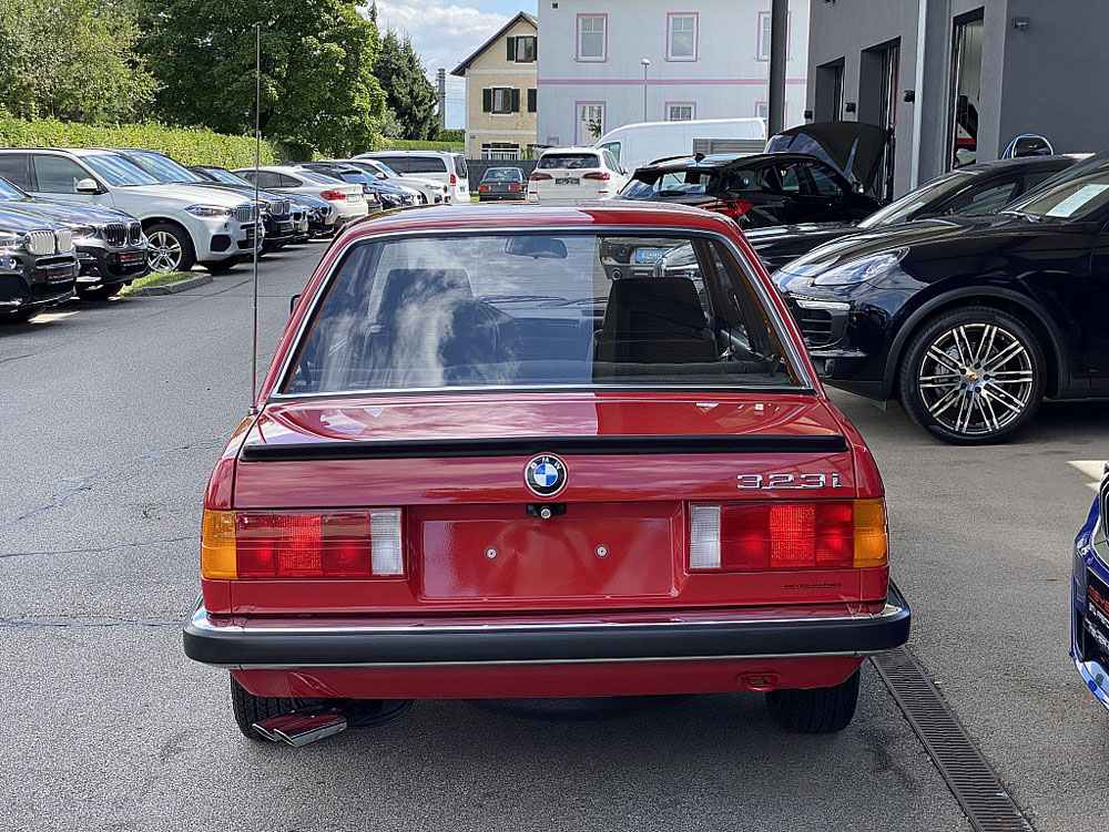 1985 BMW E30 323i 21 Motor16