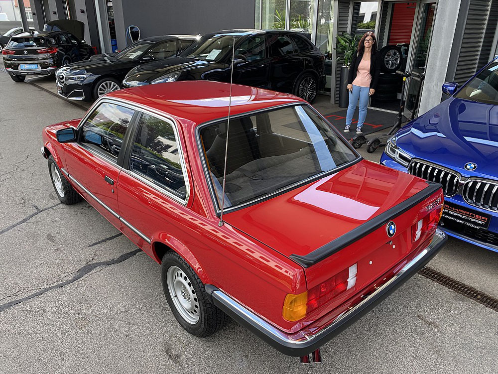 1985 BMW E30 323i 24 Motor16