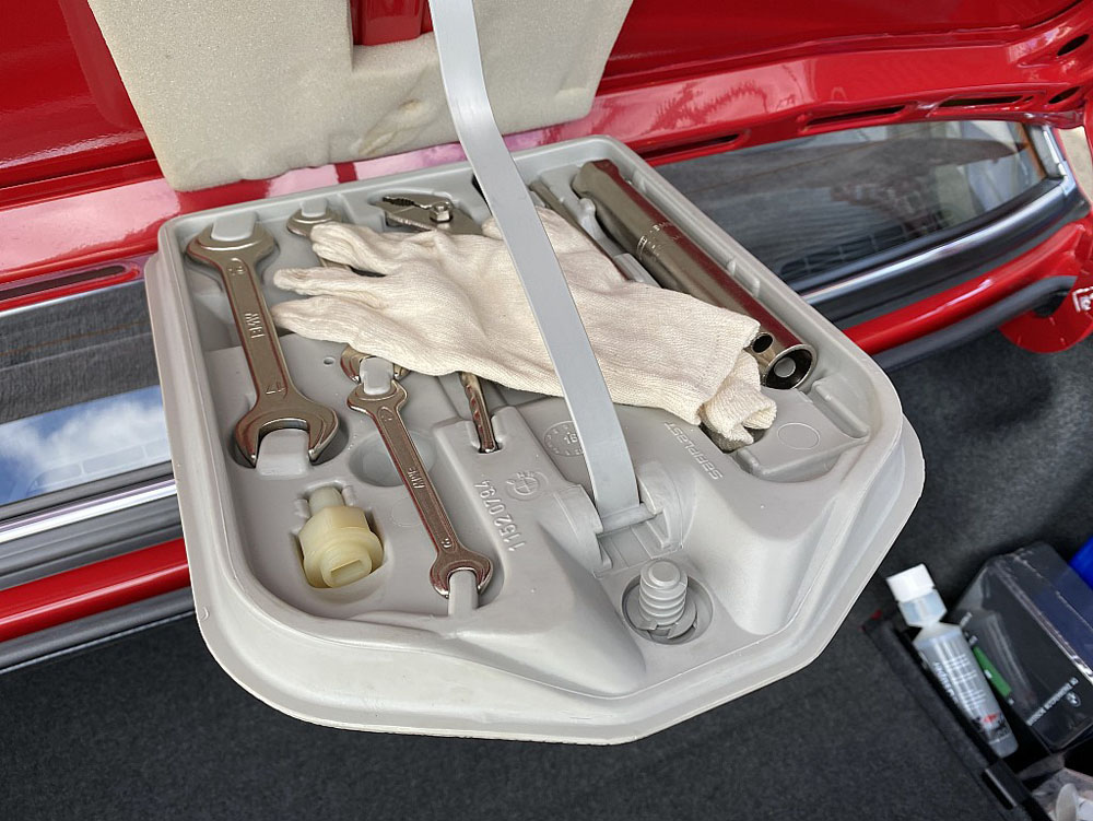 1985 BMW E30 323i 30 Motor16