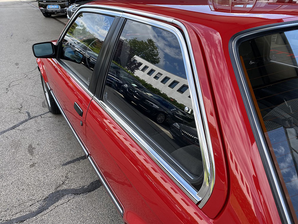 1985 BMW E30 323i 31 Motor16