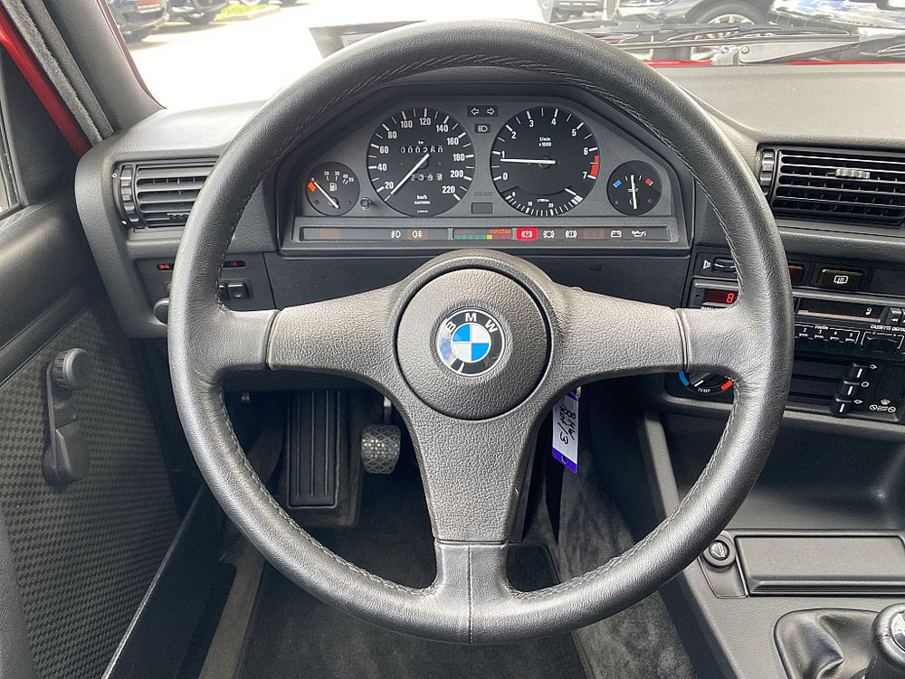 1985 BMW E30 323i 37 Motor16