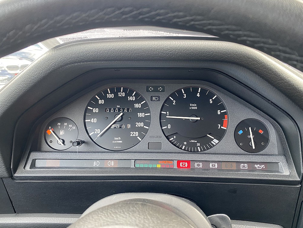 1985 BMW E30 323i 39 Motor16