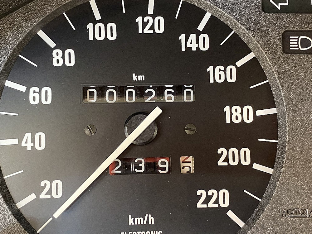 1985 BMW E30 323i 7 Motor16