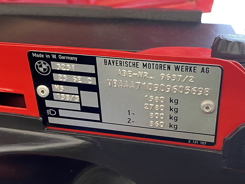 1985 BMW E30 323i 8 Motor16
