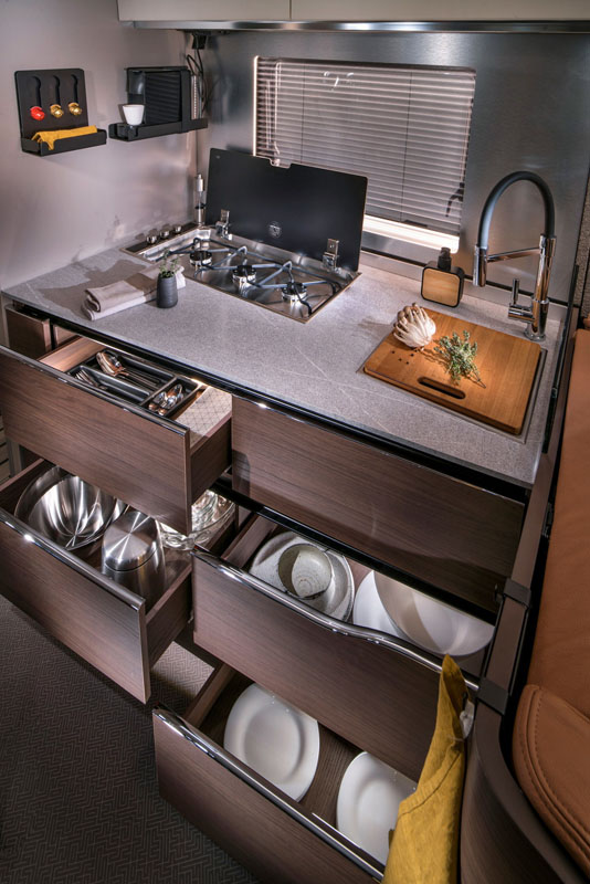 La última joya de Adria es esta autocaravana llamada Supersonic 19 Motor16 2022 Adria Supersonic Motorhome 17 Motor16