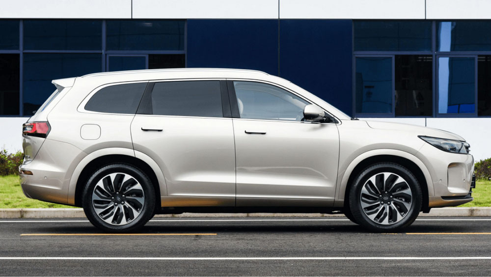 Huawei lanza en China este Aito M7, un gran SUV híbrido enchufable 7 Motor16 2022 Aito M7 4 Motor16