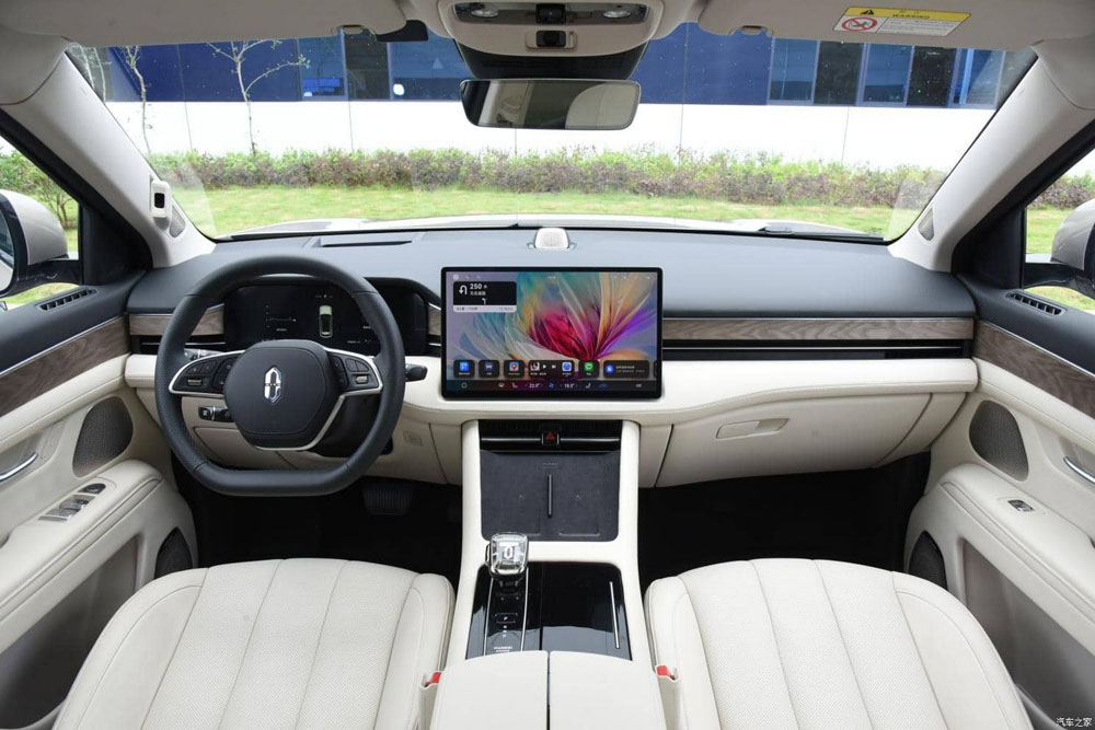 Huawei lanza en China este Aito M7, un gran SUV híbrido enchufable 12 Motor16 2022 Aito M7 8 Motor16