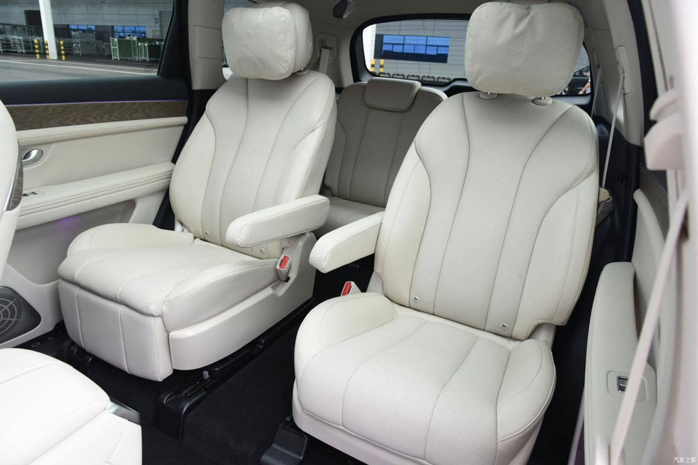 Huawei lanza en China este Aito M7, un gran SUV híbrido enchufable 13 Motor16 2022 Aito M7 9 Motor16