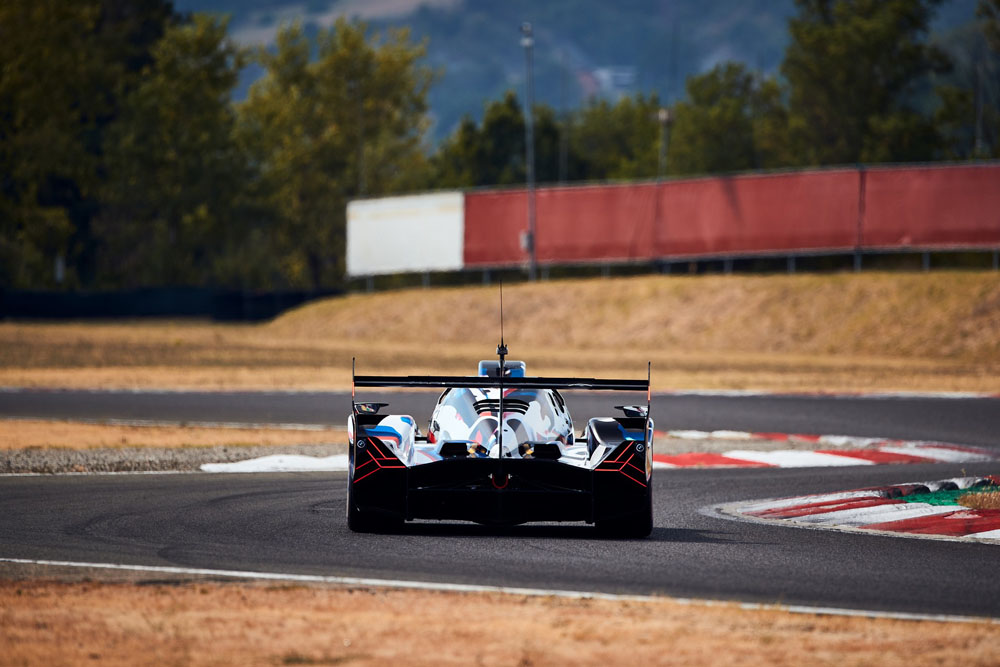 El desfile de modelos ha comenzado: es el turno del BMW M Hybrid V8 para las 24 Horas de Le Mans 18 Motor16 2022 BMW M Hybrid V8 Race Car 14 Motor16