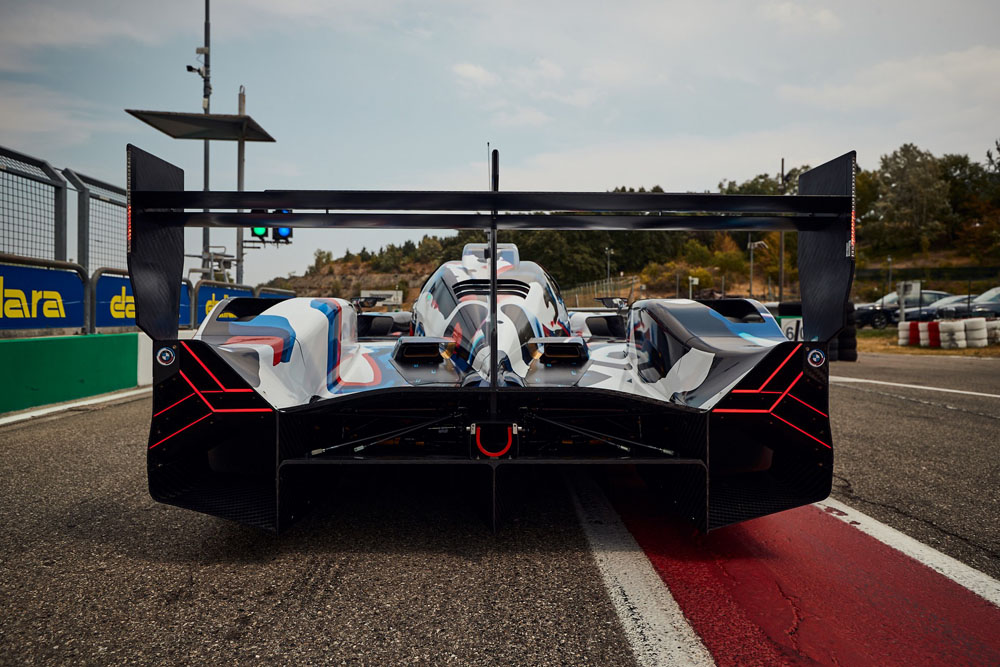 El desfile de modelos ha comenzado: es el turno del BMW M Hybrid V8 para las 24 Horas de Le Mans 20 Motor16 2022 BMW M Hybrid V8 Race Car 16 Motor16
