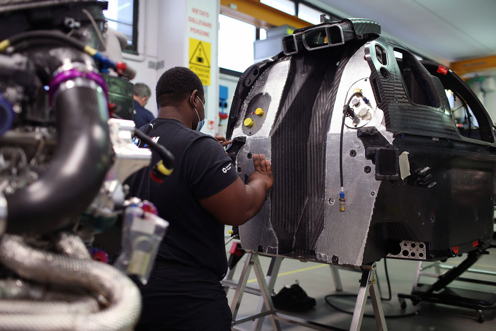 El desfile de modelos ha comenzado: es el turno del BMW M Hybrid V8 para las 24 Horas de Le Mans 26 Motor16 2022 BMW M Hybrid V8 Race Car 22 Motor16