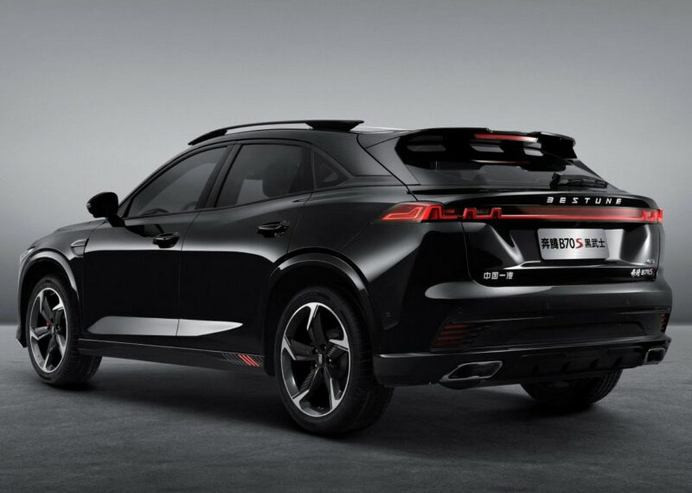 Este Bestune B70S es un sensacional SUV chino que cuesta 16.300 euros 2 Motor16 Bestune B70S Black Warrior Edition. Imagen estudio trasera.