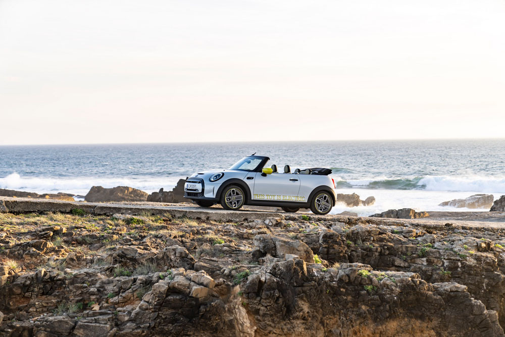 El Mini eléctrico se hace descapotable, pero no te hagas ilusiones 7 Motor16 2022 Mini Cooper SE Convertible 32 Motor16