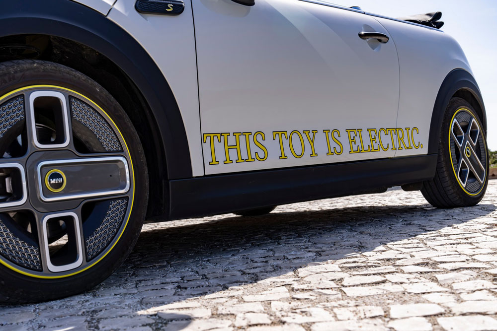 El Mini eléctrico se hace descapotable, pero no te hagas ilusiones 55 Motor16 2022 Mini Cooper SE Convertible 38 Motor16