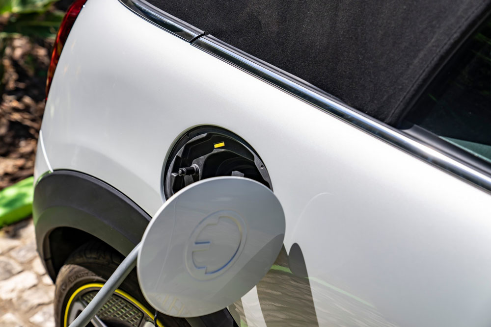 El Mini eléctrico se hace descapotable, pero no te hagas ilusiones 63 Motor16 2022 Mini Cooper SE Convertible 56 Motor16