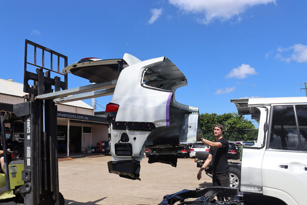 Si vives en Australia, podrás comprar este Toyota Land Cruiser 300 Pick-Up 18 Motor16 2022 Toyota Land Cruiser Creative Conversions 13 Motor16