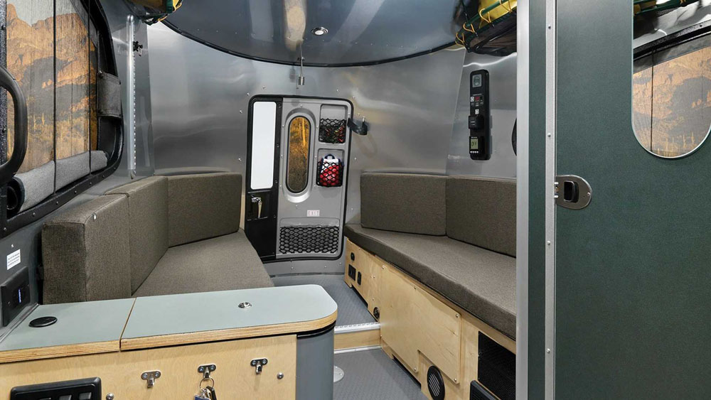 Basecamp: la caravana más sostenible de Airstream 14 Motor16 2022 airstream basecamp special editon 22 Motor16
