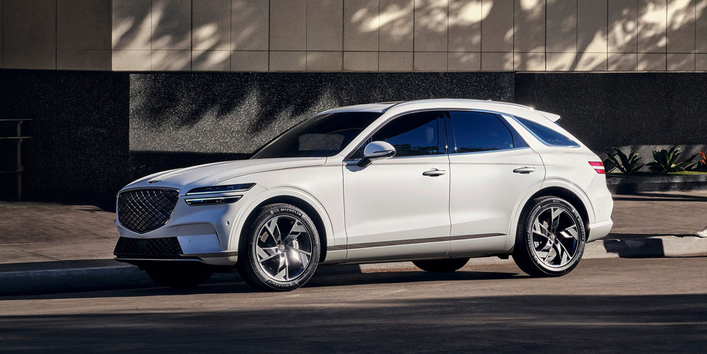 2022 genesis gv70 electrfied 1 Motor16