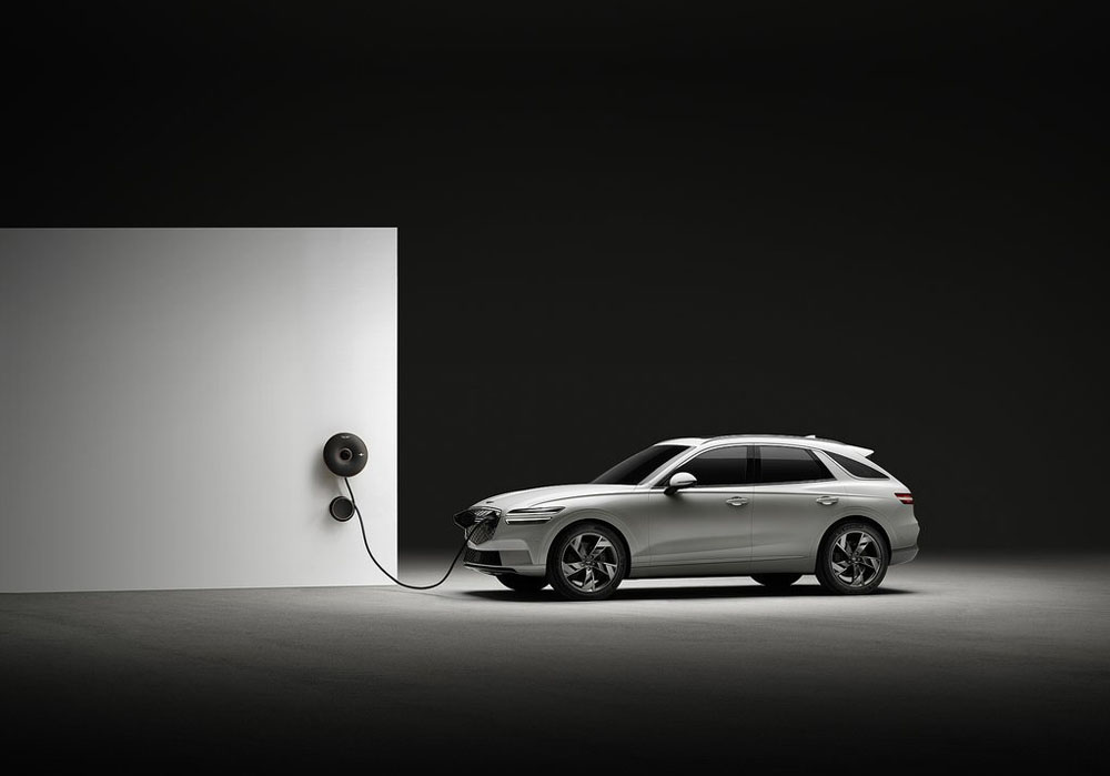 2022 genesis gv70 electrfied 12 1 Motor16