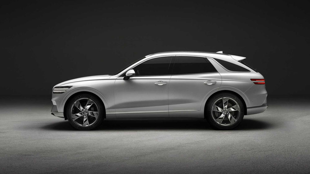 2022 genesis gv70 electrfied 2 Motor16