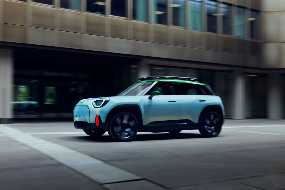 2022 mini concept aceman 10 Motor16
