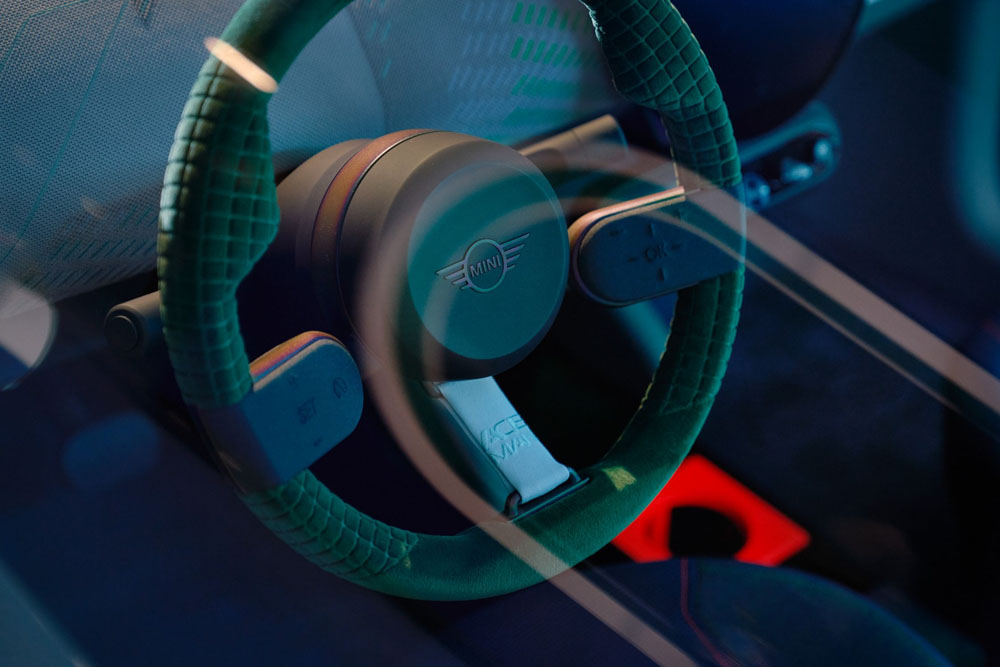 2022 mini concept aceman 70 Motor16