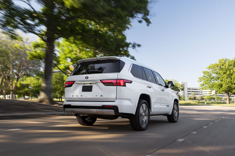 Toyota Sequoia 2022. Imagen movimiento.