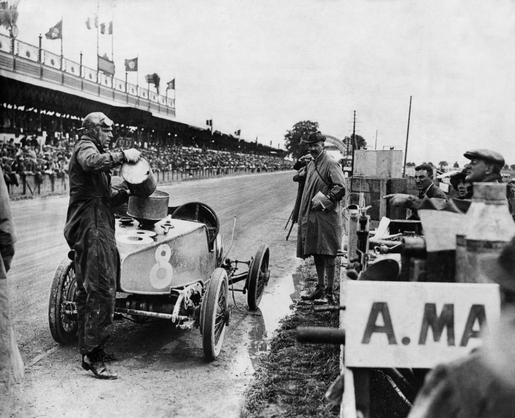 Aston Martin TT1 8 Motor16
