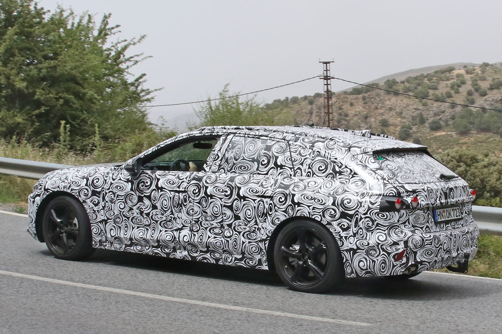 ¿Puede ser este el futuro Audi RS4? 13 Motor16 Audi RS4 mule 11 Motor16