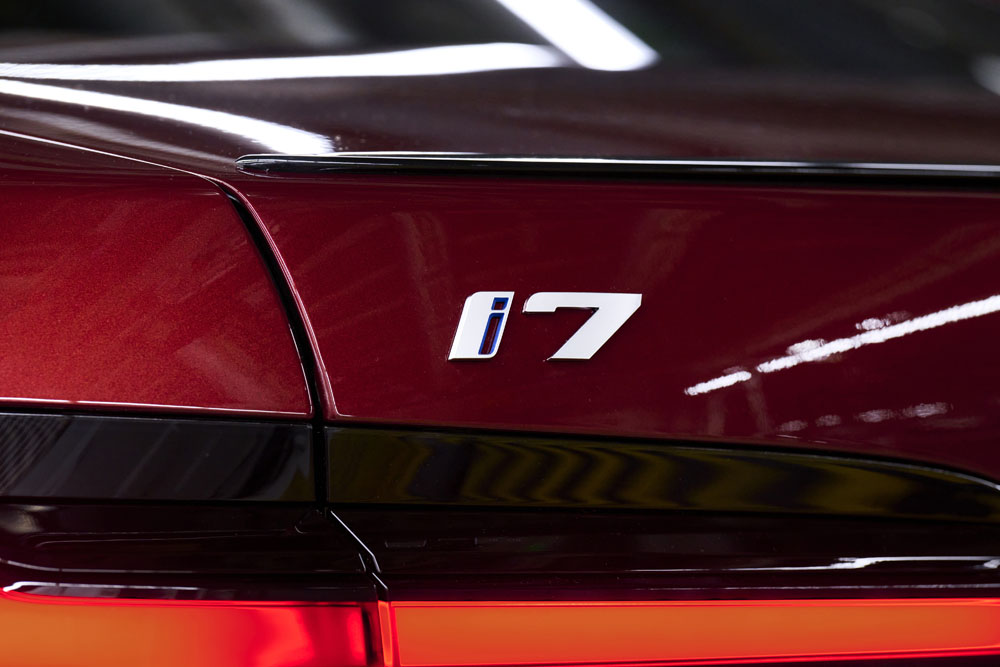 Los nuevos BMW Serie 7 y BMW i7 ya se ensamblan en Dingolfing, Alemania 3 Motor16 BMW i7. Detalle Dingolfing.