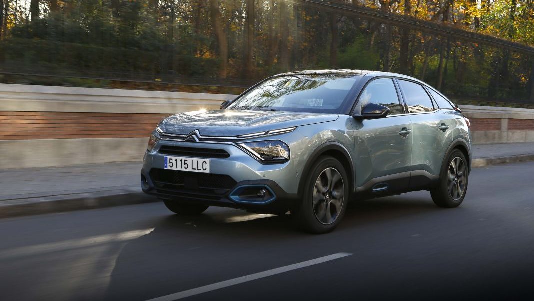 Los coches eléctricos más vendidos en España 95 Motor16 Citroën ë-C4 berlina eléctrico