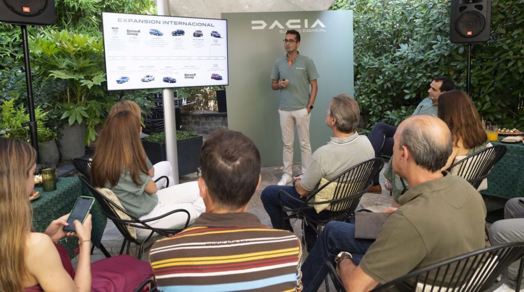 Con el GLP de Dacia, etiqueta ECO para todos 1 Motor16 Imagen Evento 1 Motor16