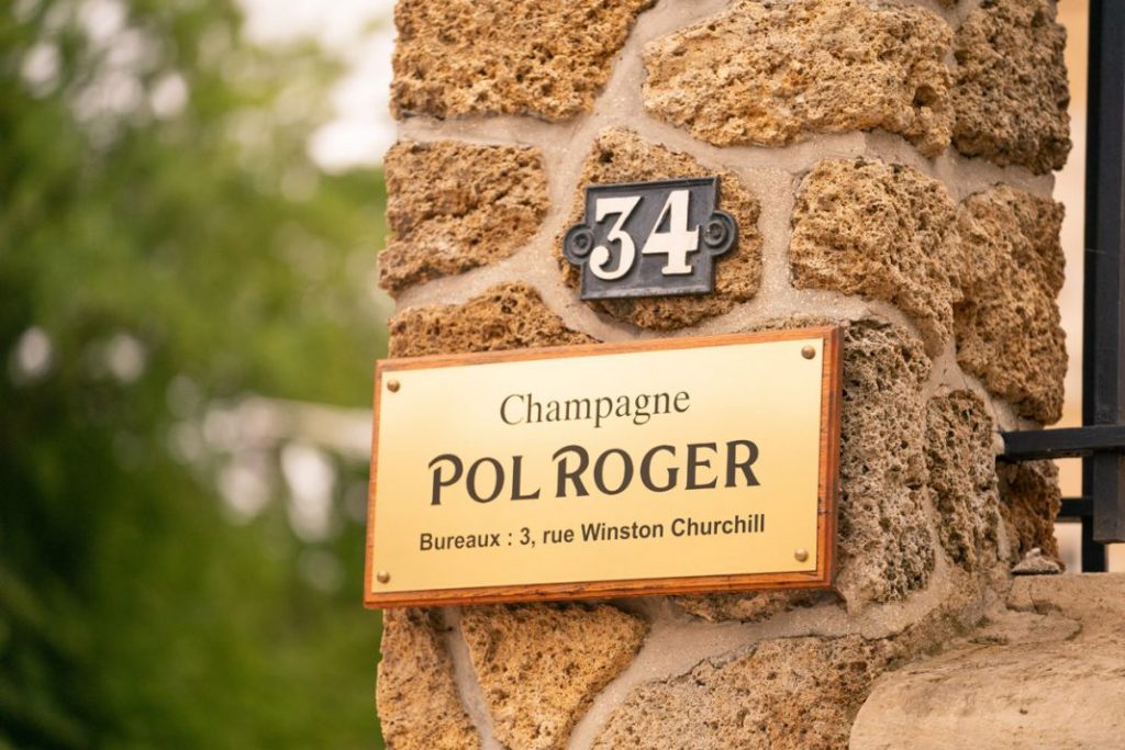 Jaguar regala un viaje muy especial a sus clientes más exclusivos 36 Motor16 Jaguar E Type Collection 30 Motor16