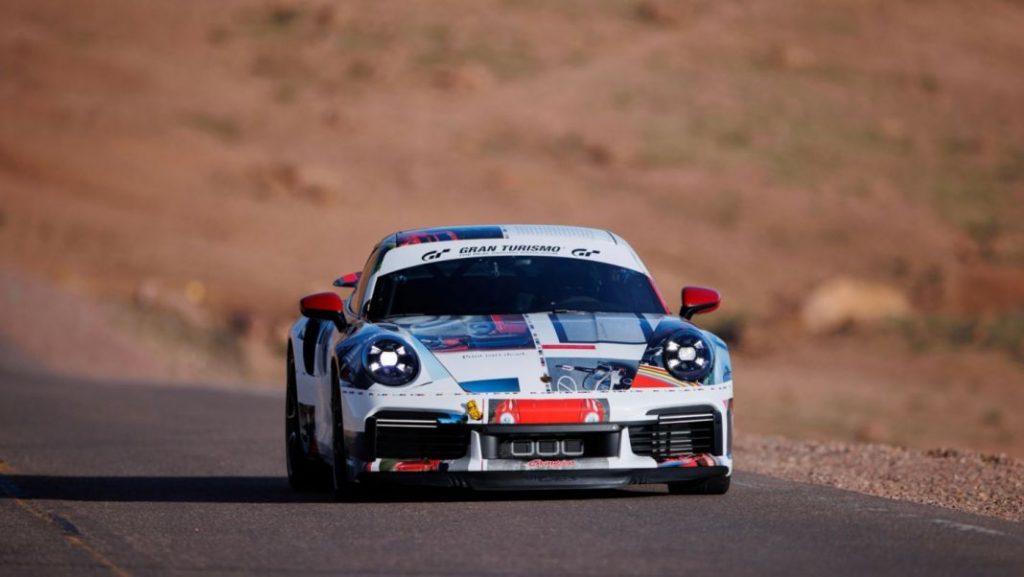 El Porsche 911 Turbo S se ‘sale’ en Pikes Peak 4 Motor16 Porsche 911 Turbo S