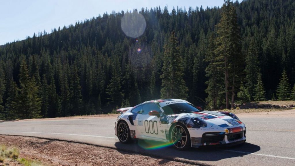 El Porsche 911 Turbo S se ‘sale’ en Pikes Peak 3 Motor16 Porsche 911 Turbo S Pikes Peak