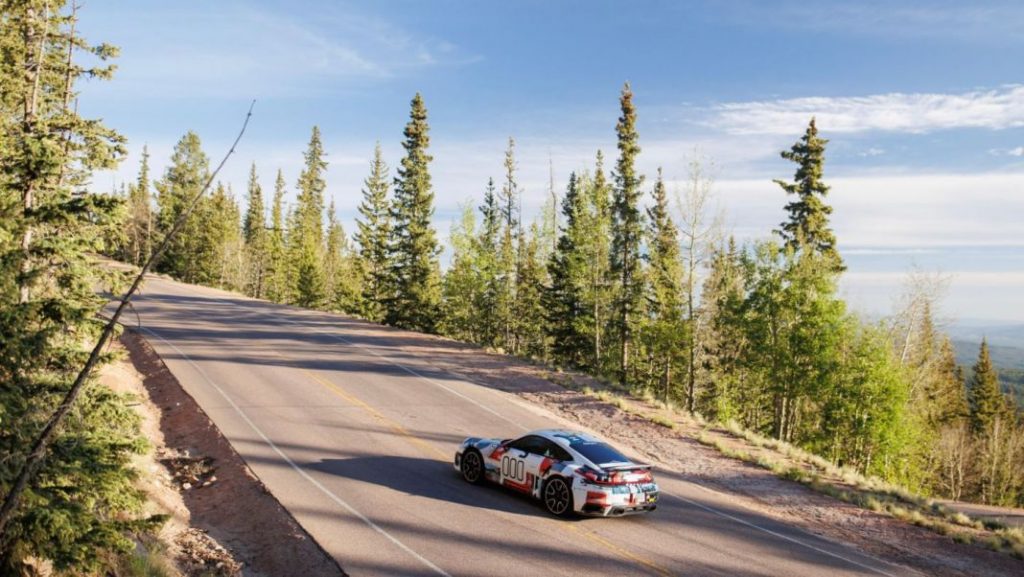 El Porsche 911 Turbo S se ‘sale’ en Pikes Peak 2 Motor16 Porsche 911 Turbo S
